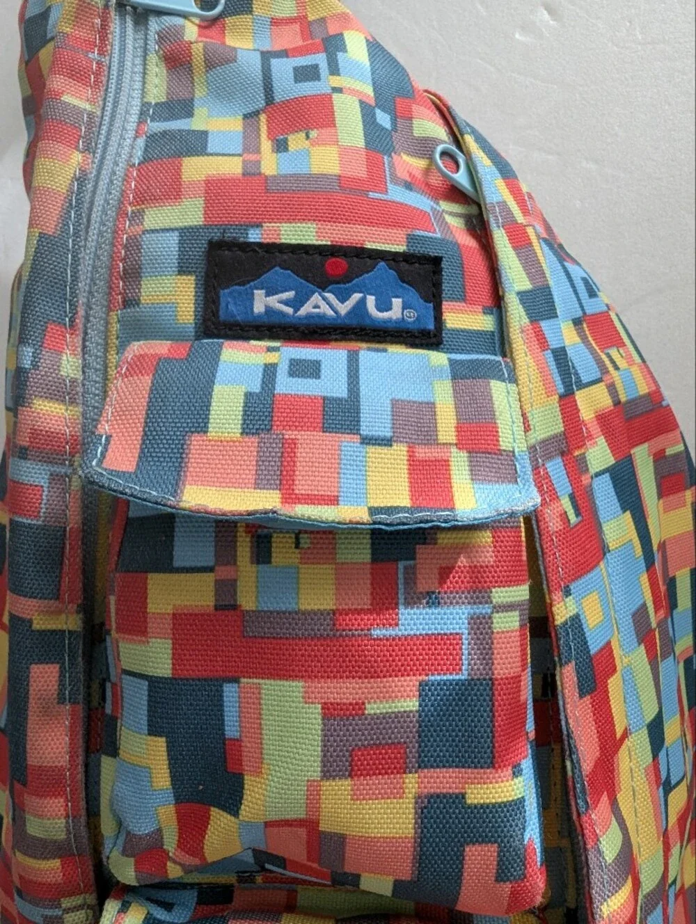 Kavu Multicolor Geo Pixel Sling Bag - Red Blue Yellow Green